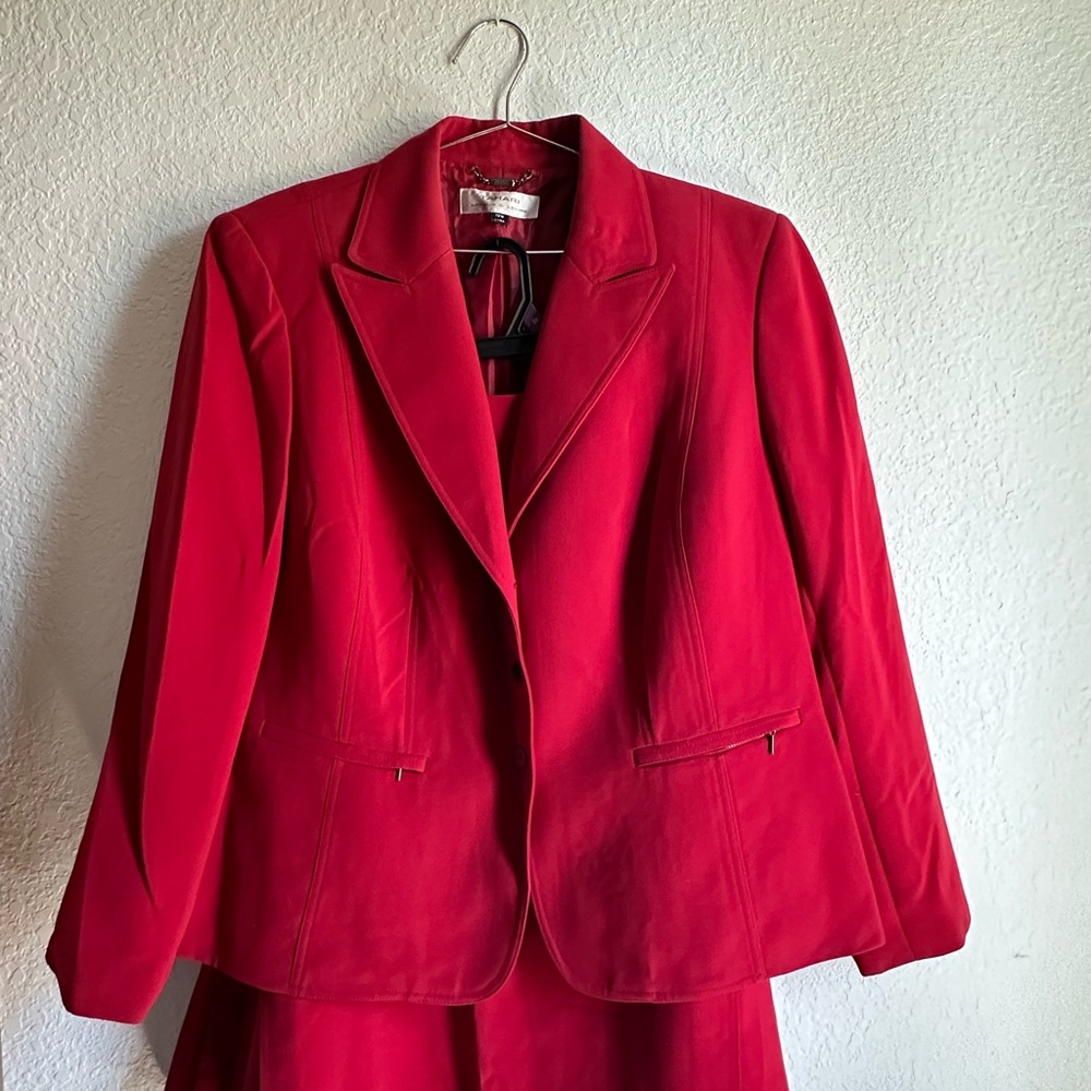 Tahari ASL Women's Red 2 piece skirt suit